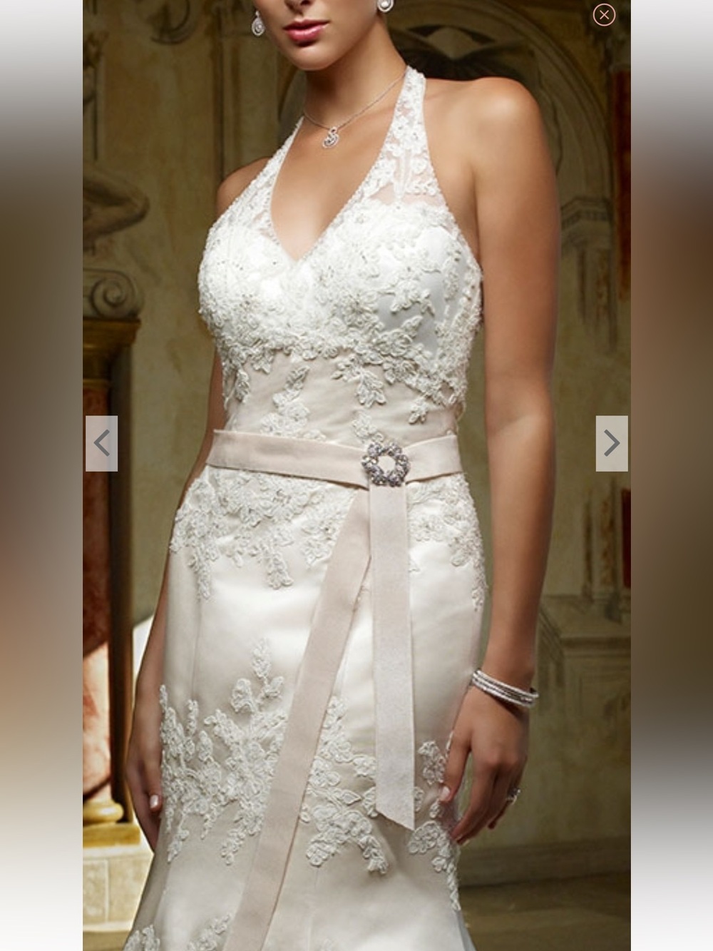 Elegant White Lace Halter Wedding Dress